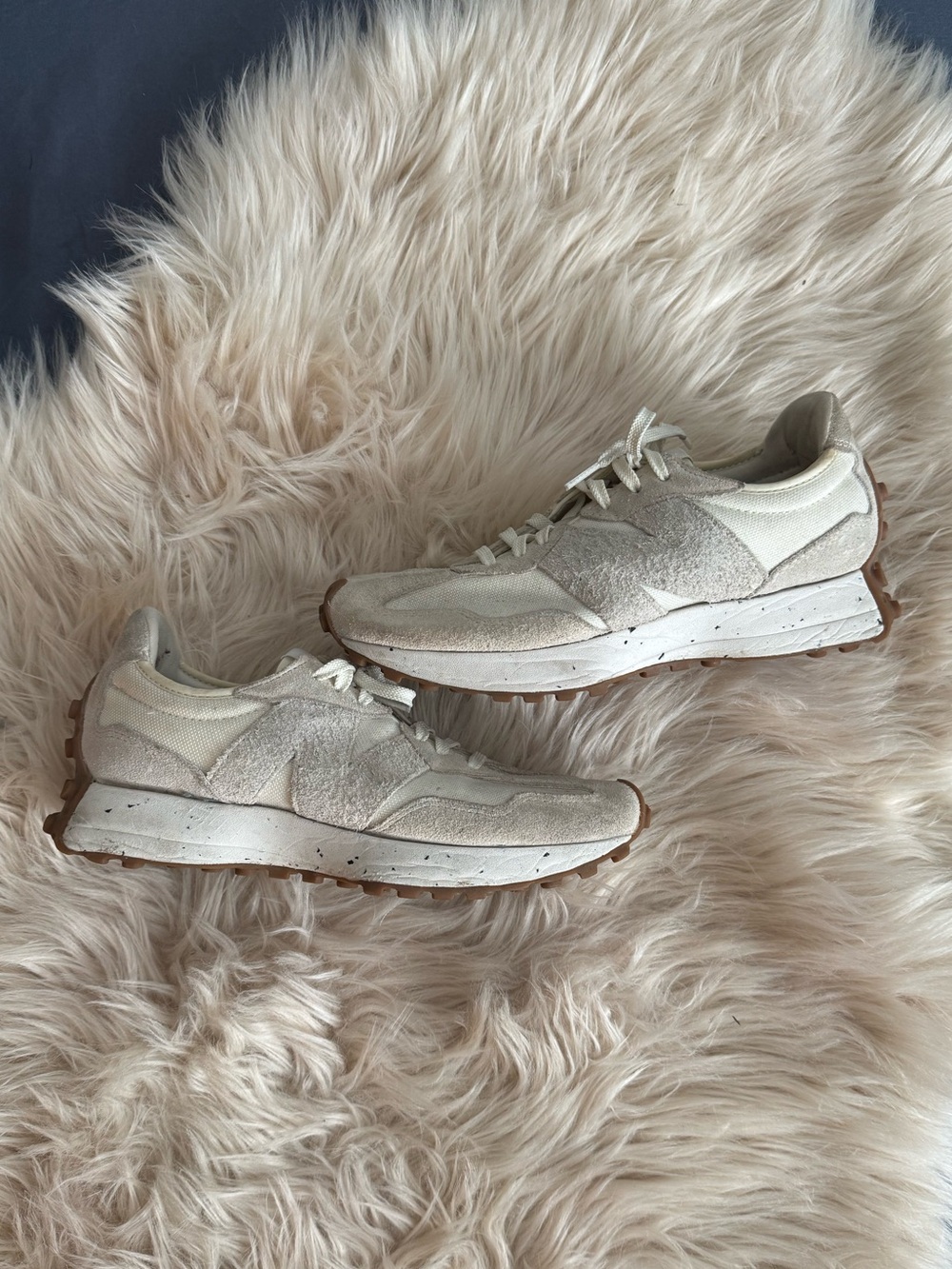 New Balance 327 Beige Speckled Sneakers